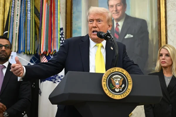 Trump Confirms CIA Authorization in Venezuela as Maduro Declares ‘No to Regime Change’