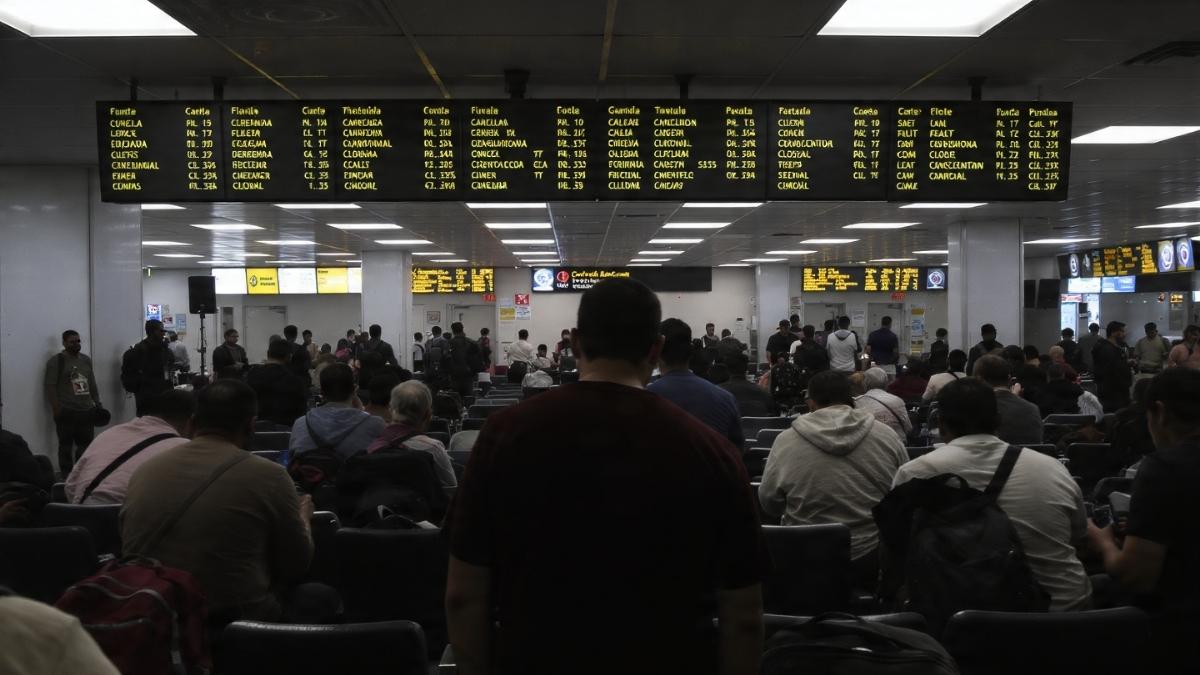 Airlines Cancel International Flights to Venezuela