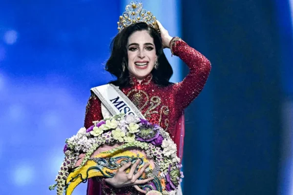 Miss Mexico Crowned Miss Universe 2 Weeks After Viral Confrontation with Pageant Executive Causes Contestants to Walk Out