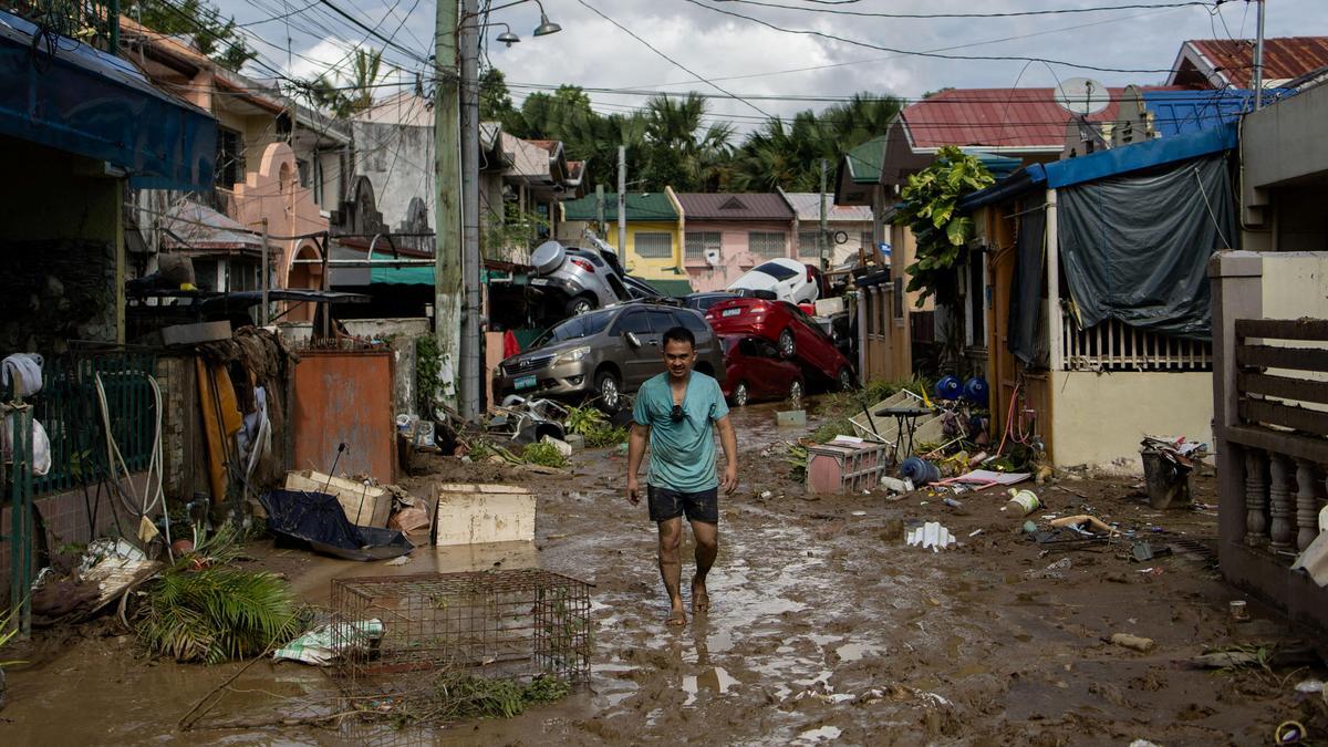 Philippines Declares Emergency as Typhoon Kalmaegi Leaves Over 240 Dead or Missing
