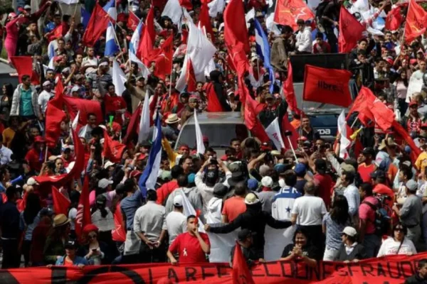 Hondurans head to the polls in a presidential election overshadowed by allegations of fraud.